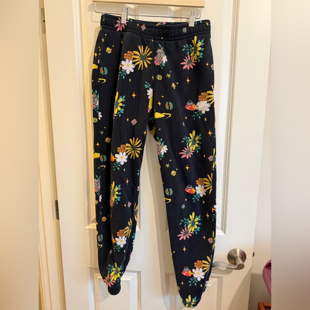 Nike space alien sweatpants. Size small.